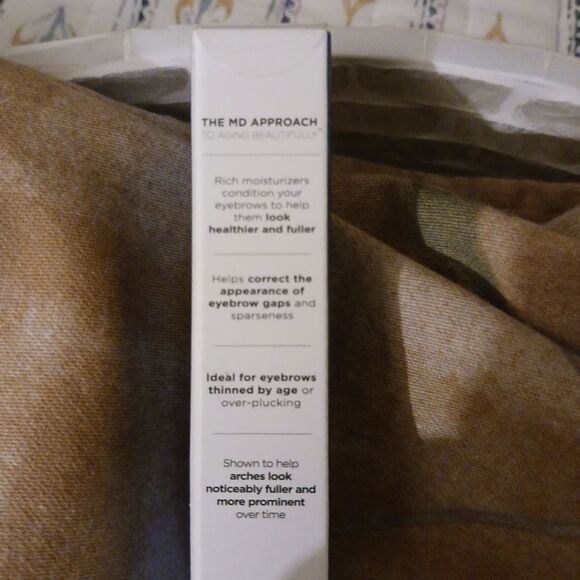 Beverly Hills MD Thick and Full Brow Enhancing Serum - Picture 7 of 10